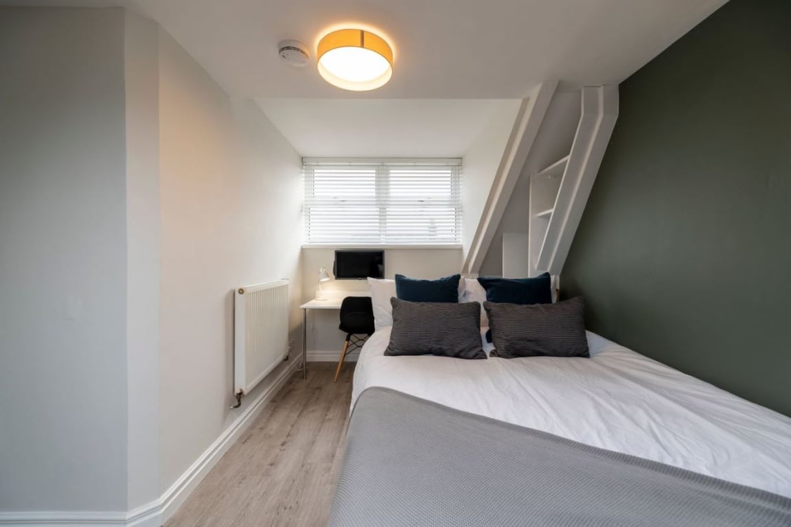 2 Gladstone Terrace