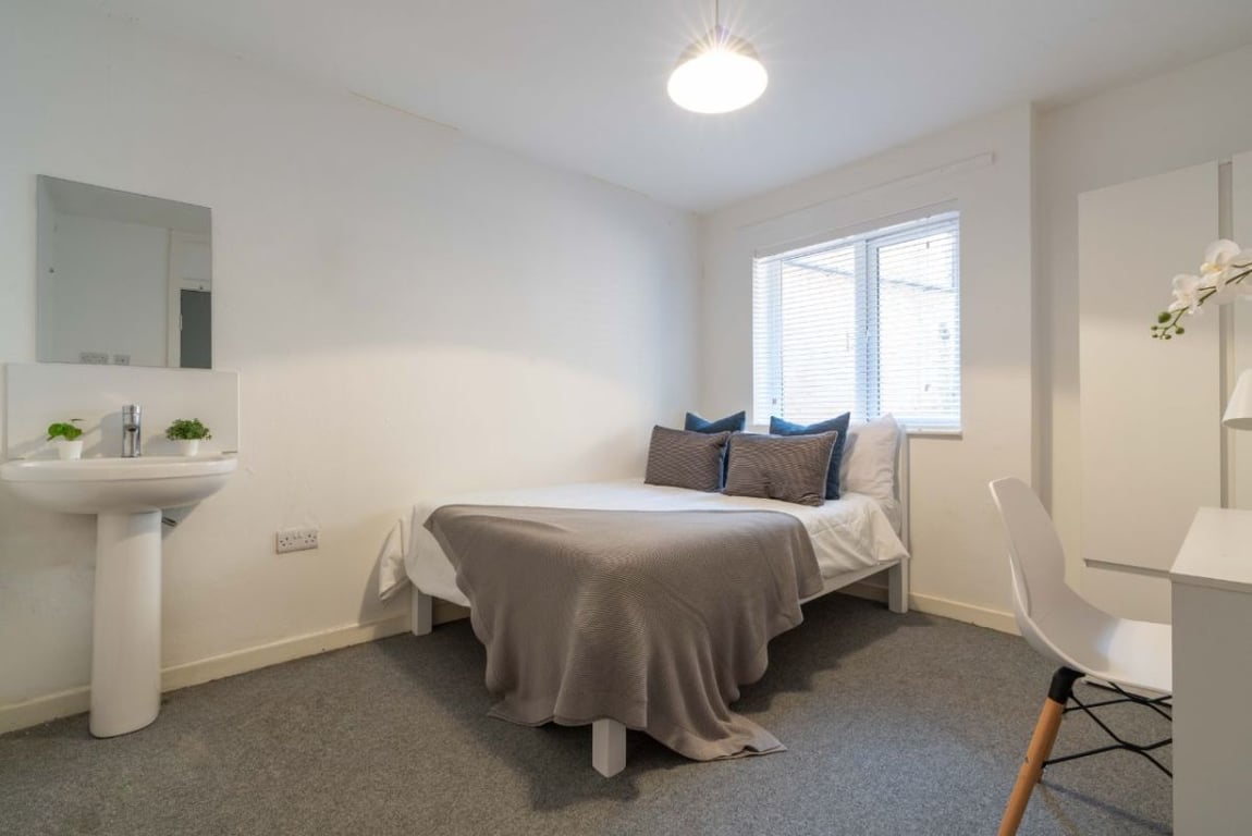 Flat B, 113 Portland Road