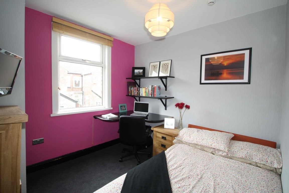 40 Cawdor Road