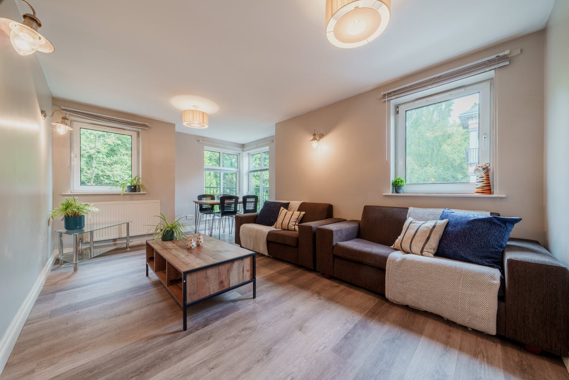 Flat 8, Newton House