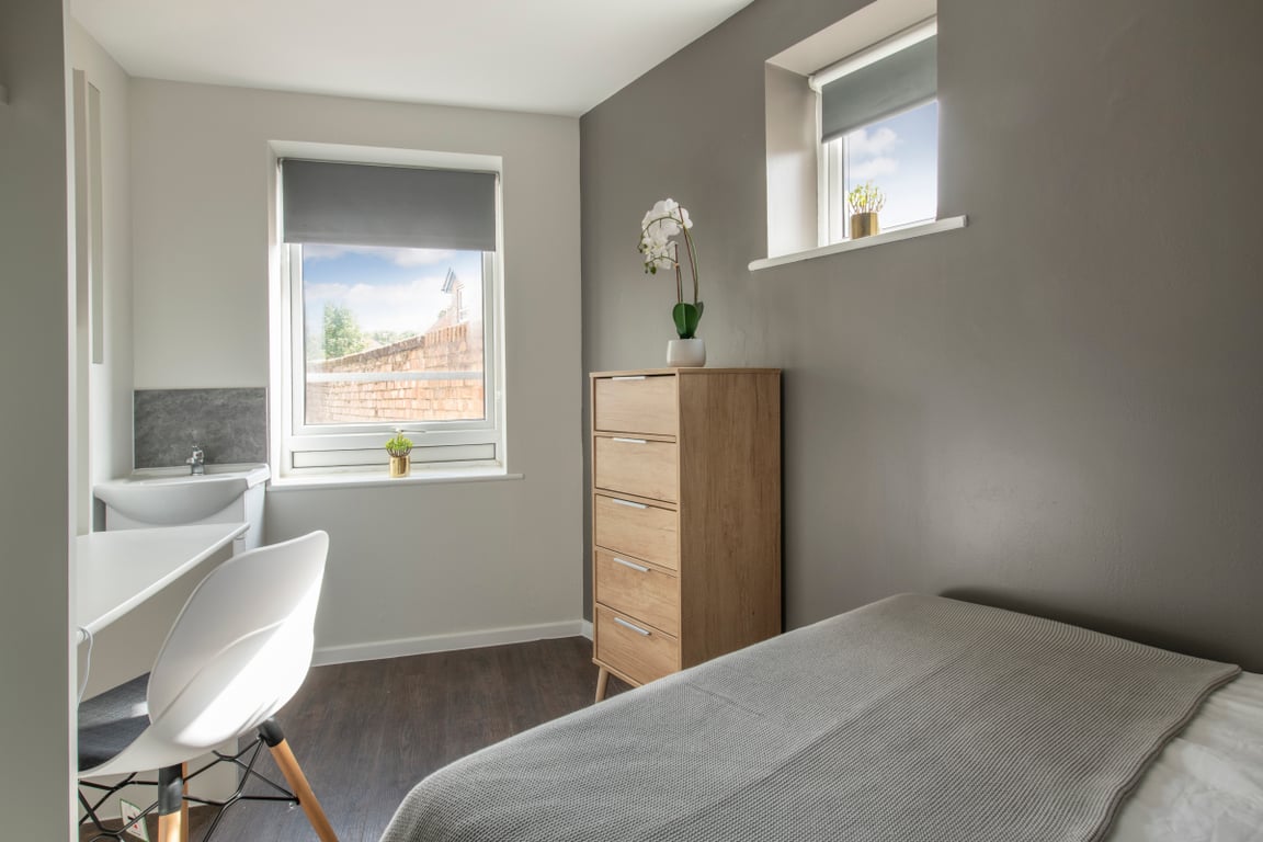 Flat 2, 4 Rob Roy House