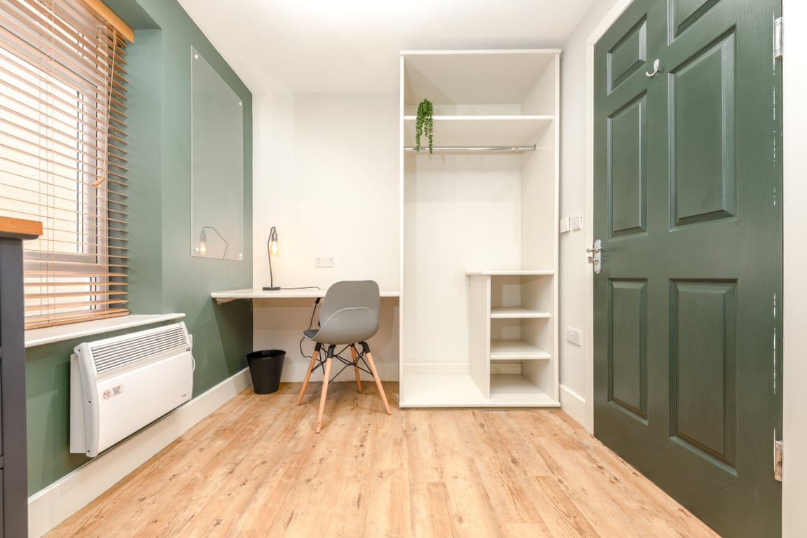 Flat 1, 122 Walter Road