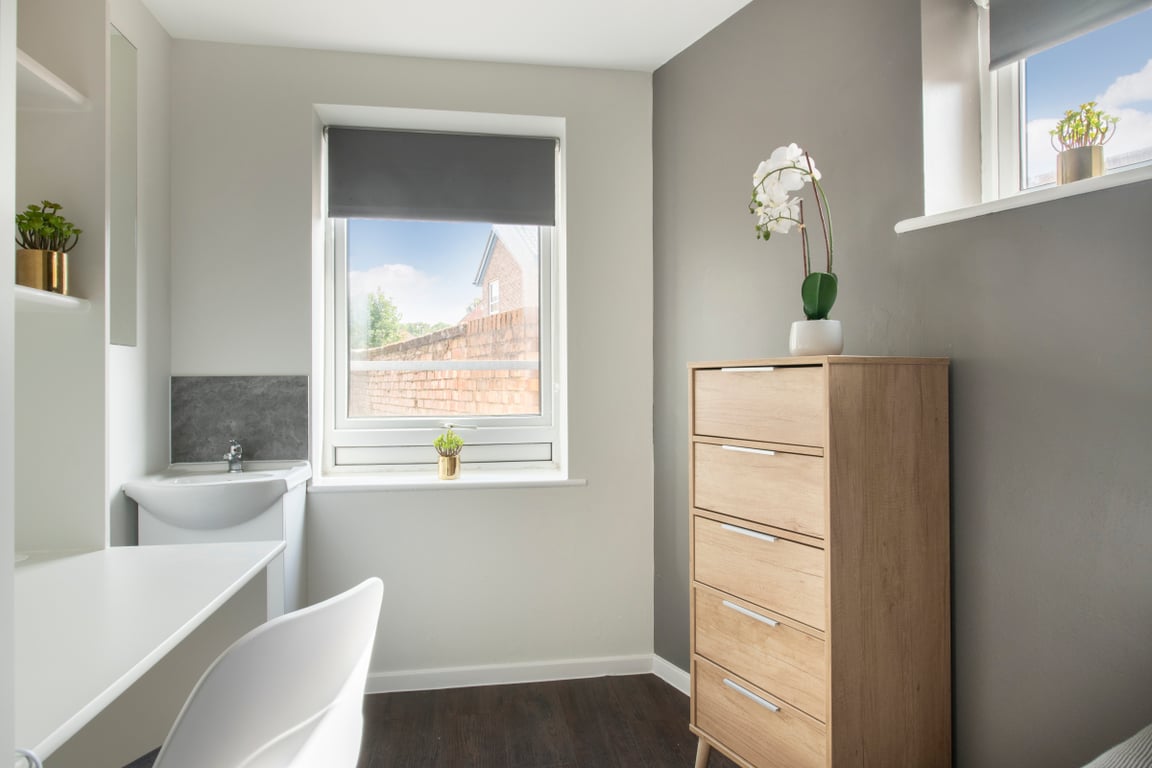 Flat 2, 4 Rob Roy House