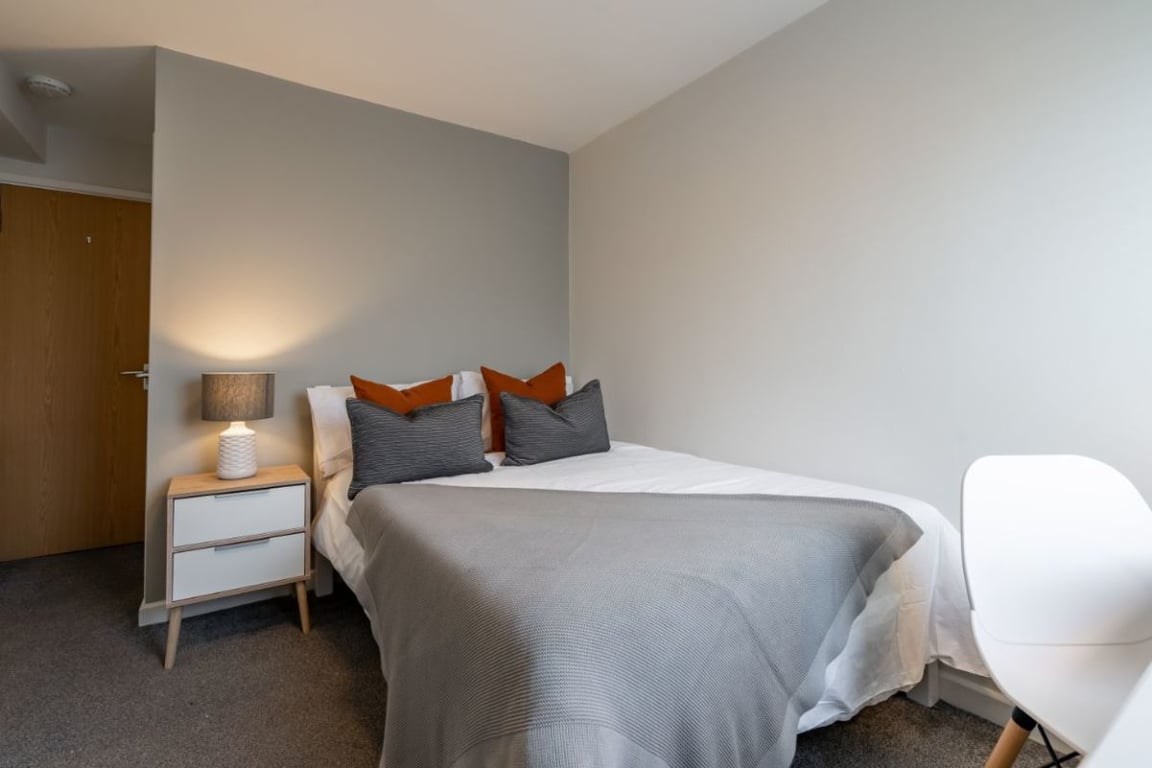 Flat 7 The Square, 1 Falconar Street