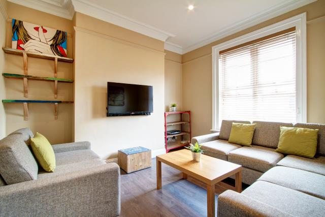 2 Hawthorne Terrace