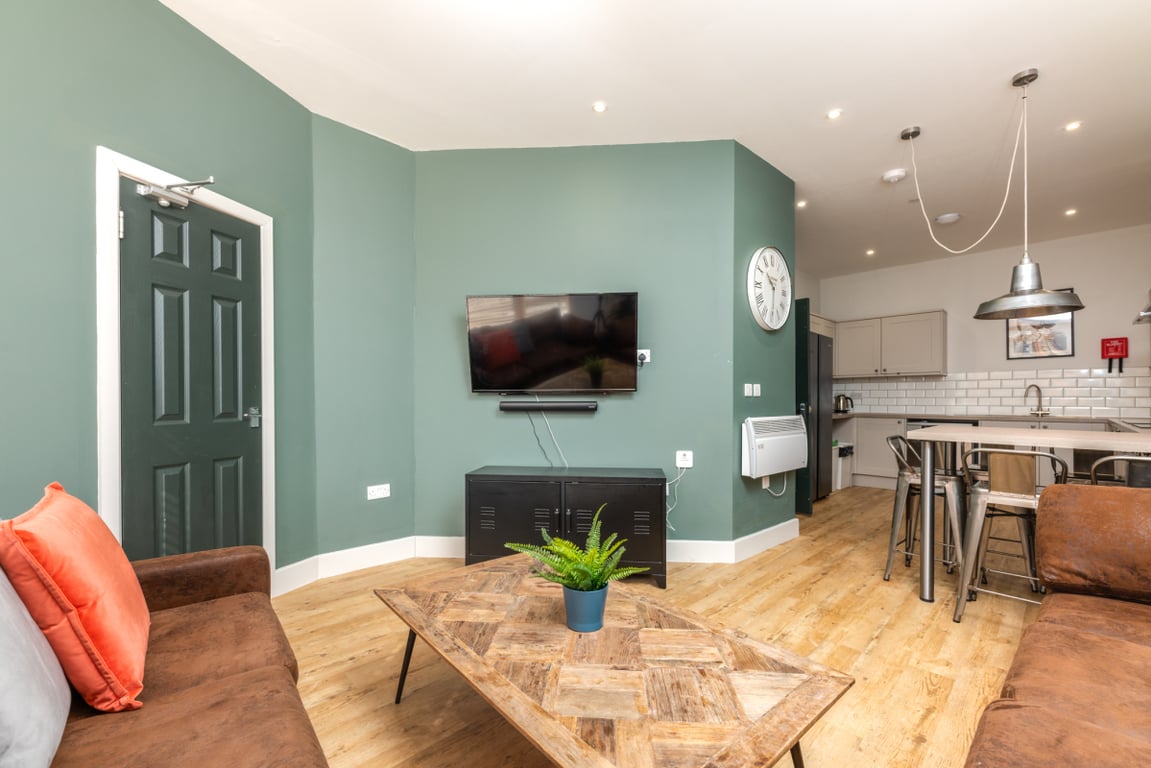 Flat 1, 124 Walter Road