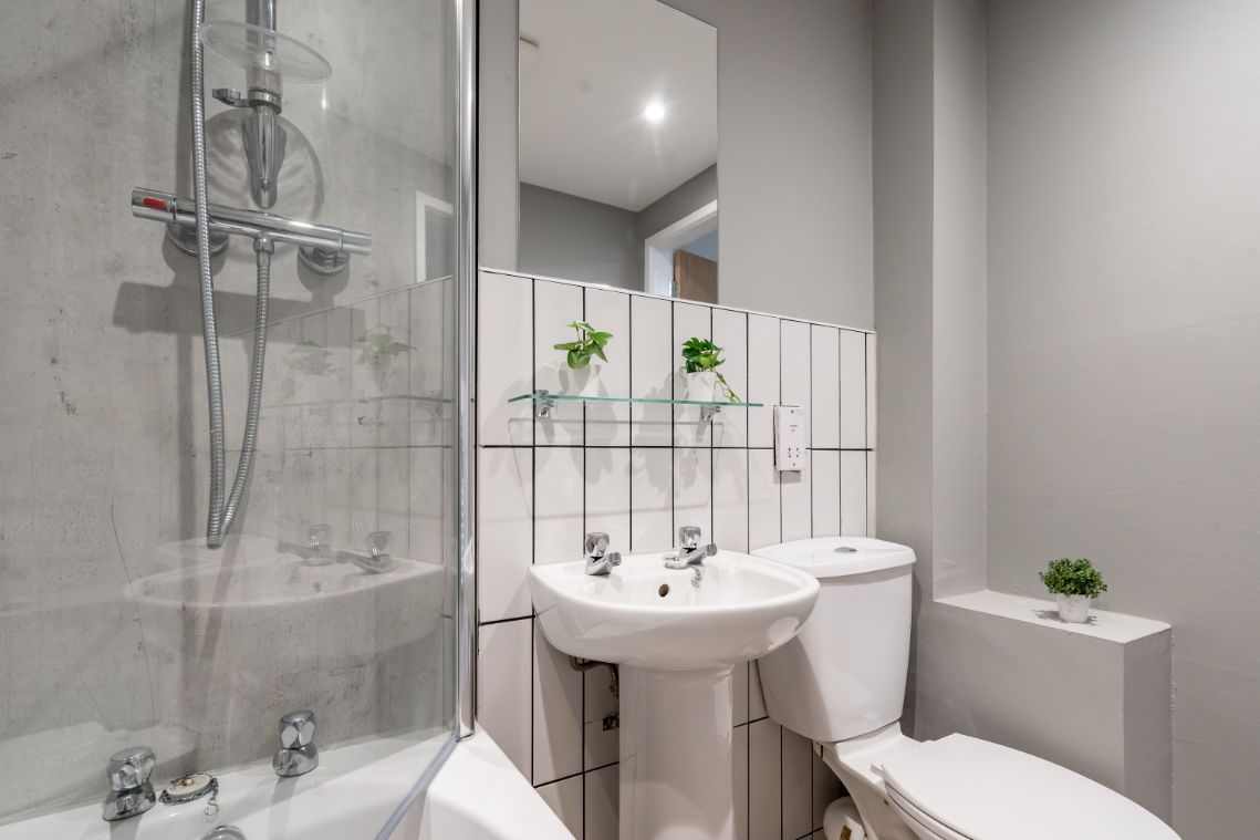 Flat 4 The Square, 1 Falconar Street