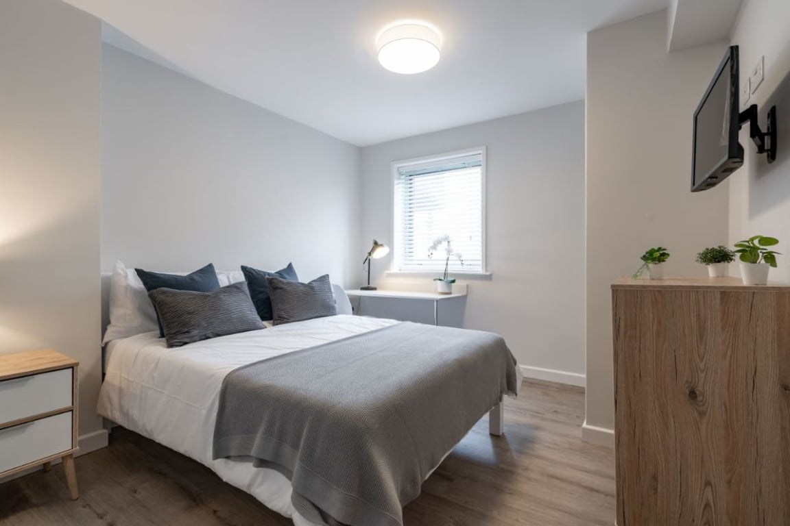 Flat 4 The Square, 1 Falconar Street
