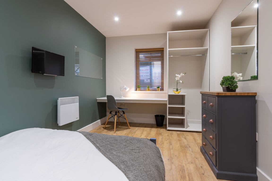 Flat 1, 126 Walter Road