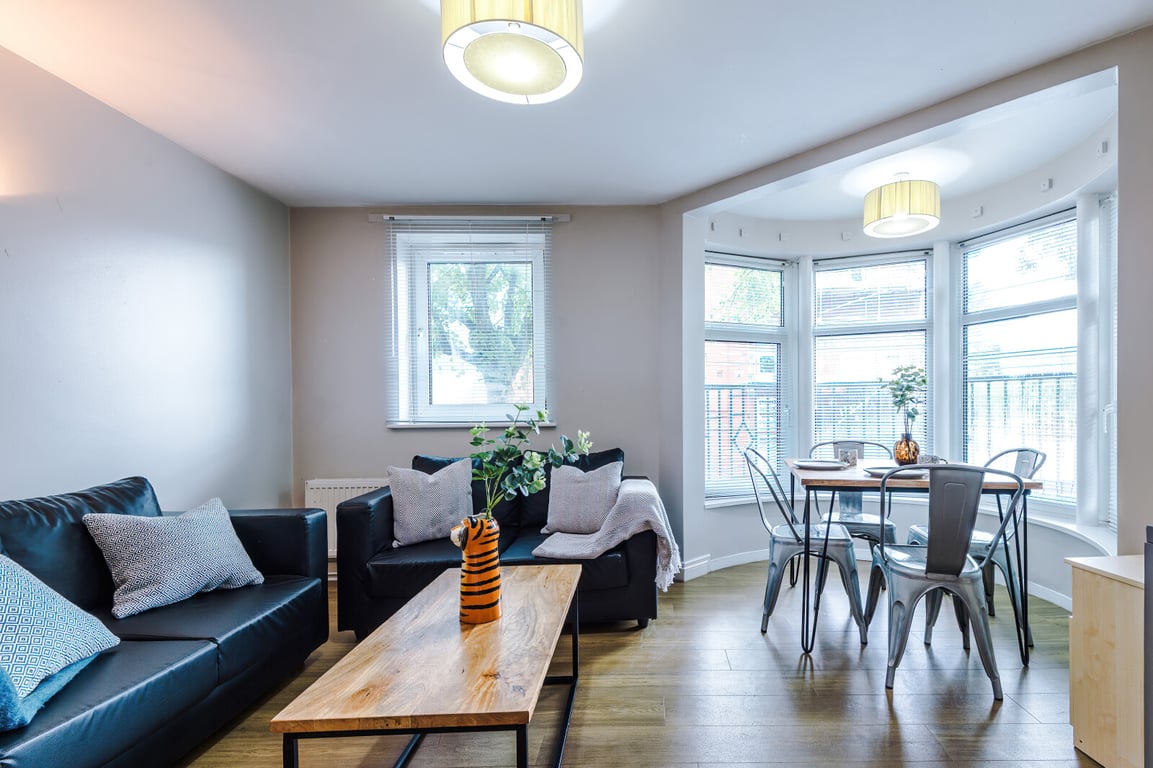 Flat 4, Newton House