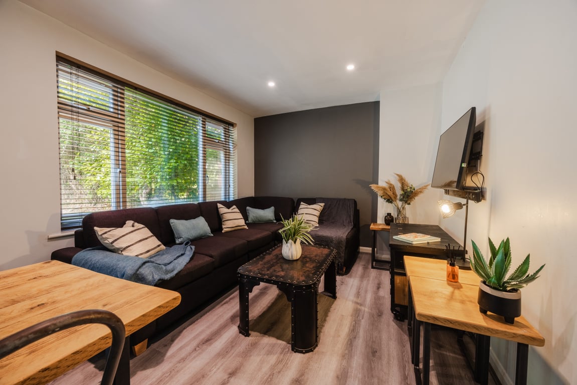 17 Laburnum Avenue