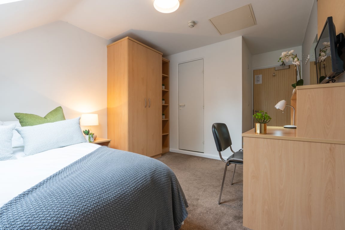 Flat 5, Hope Court
