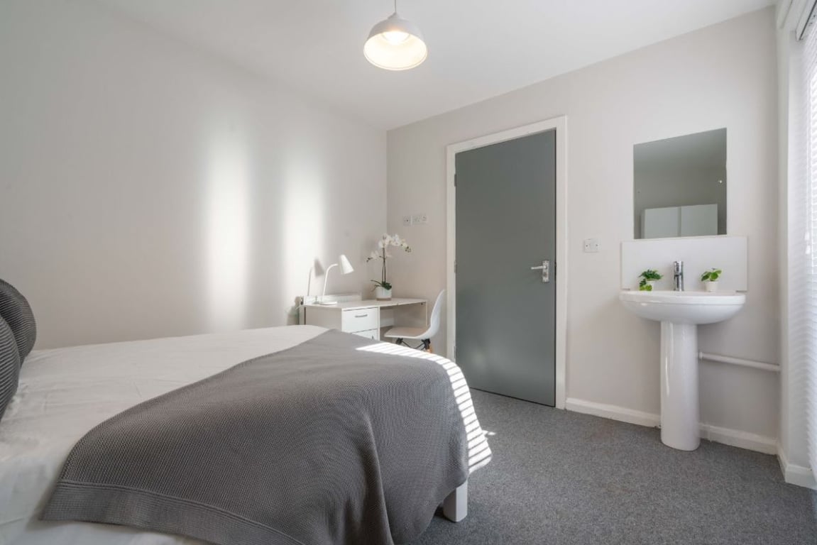 Flat C, 113 Portland Road