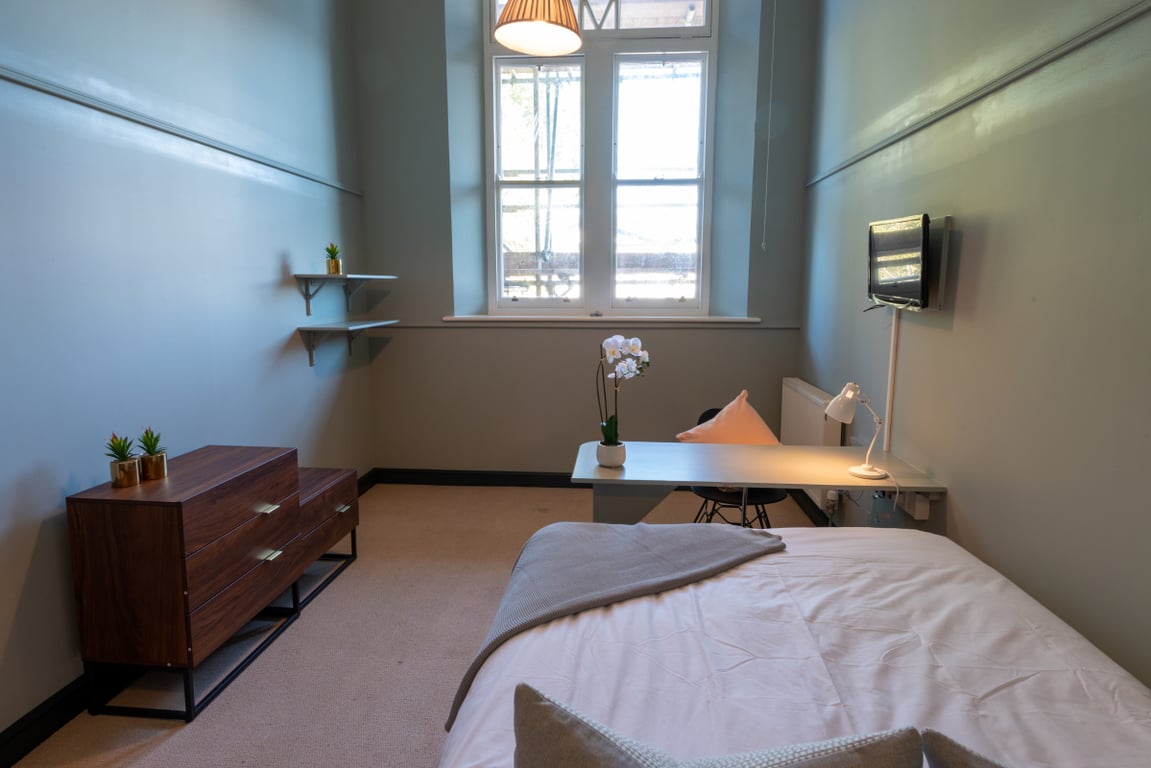 Flat A Bishop Blackall School