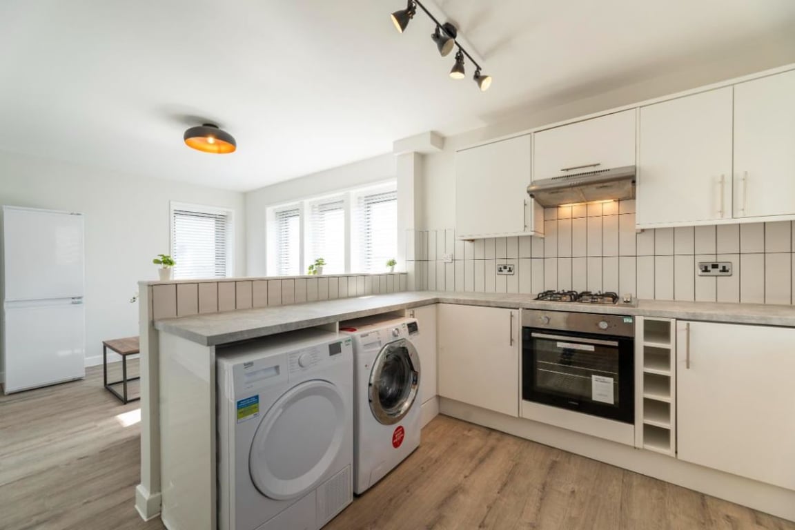 Flat 10 The Square, 1 Falconar Street