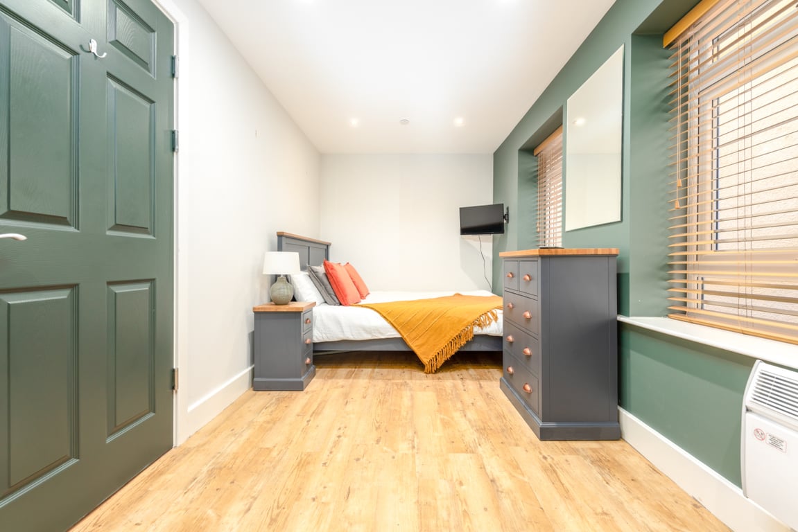 Flat 1, 122 Walter Road