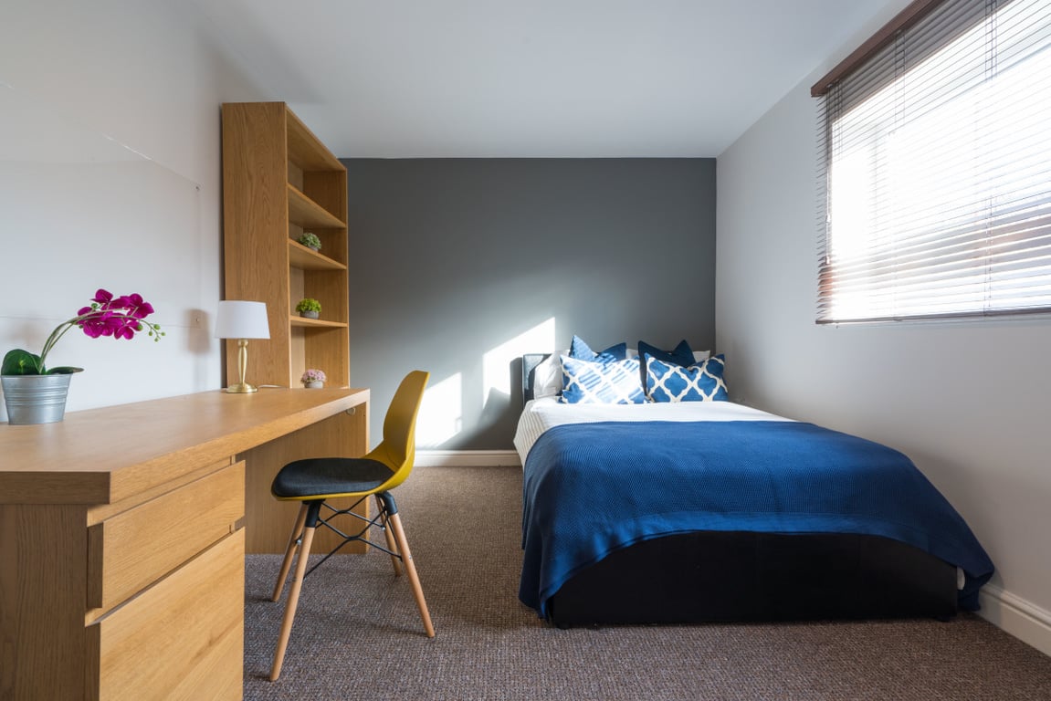 Flat 2, 28 Glynrhondda Street