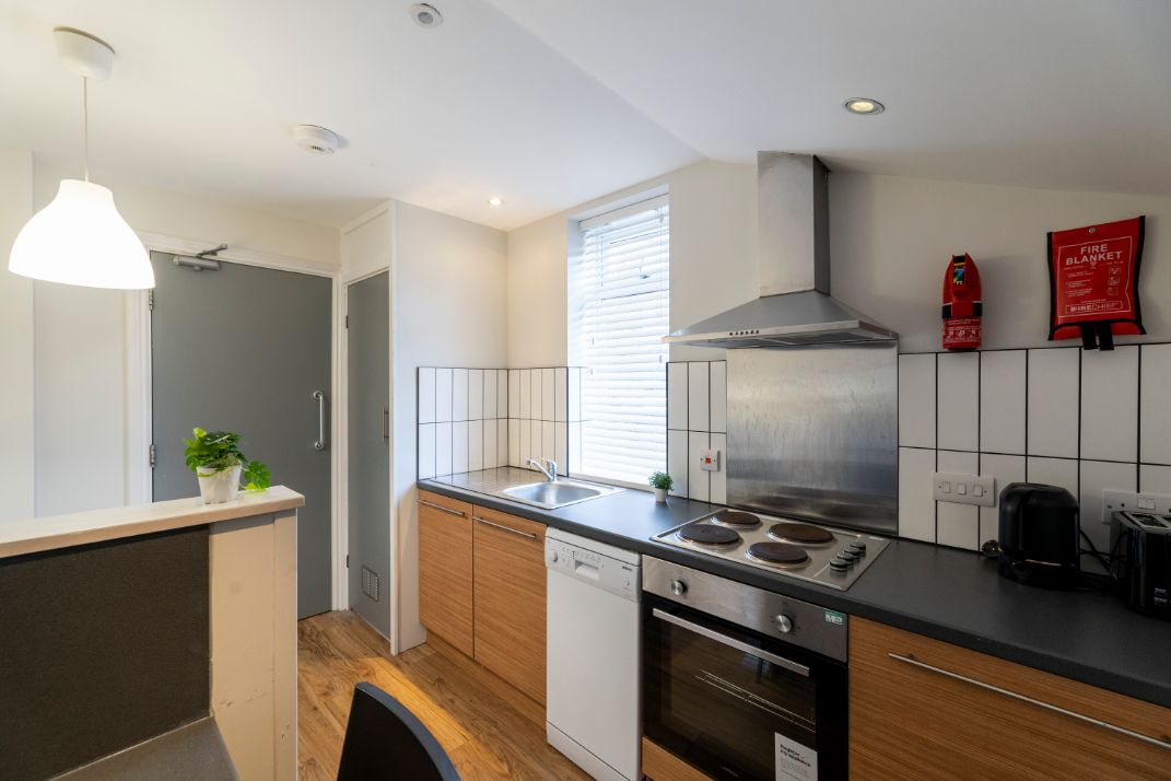 Flat 2 29 Trewhitt Road