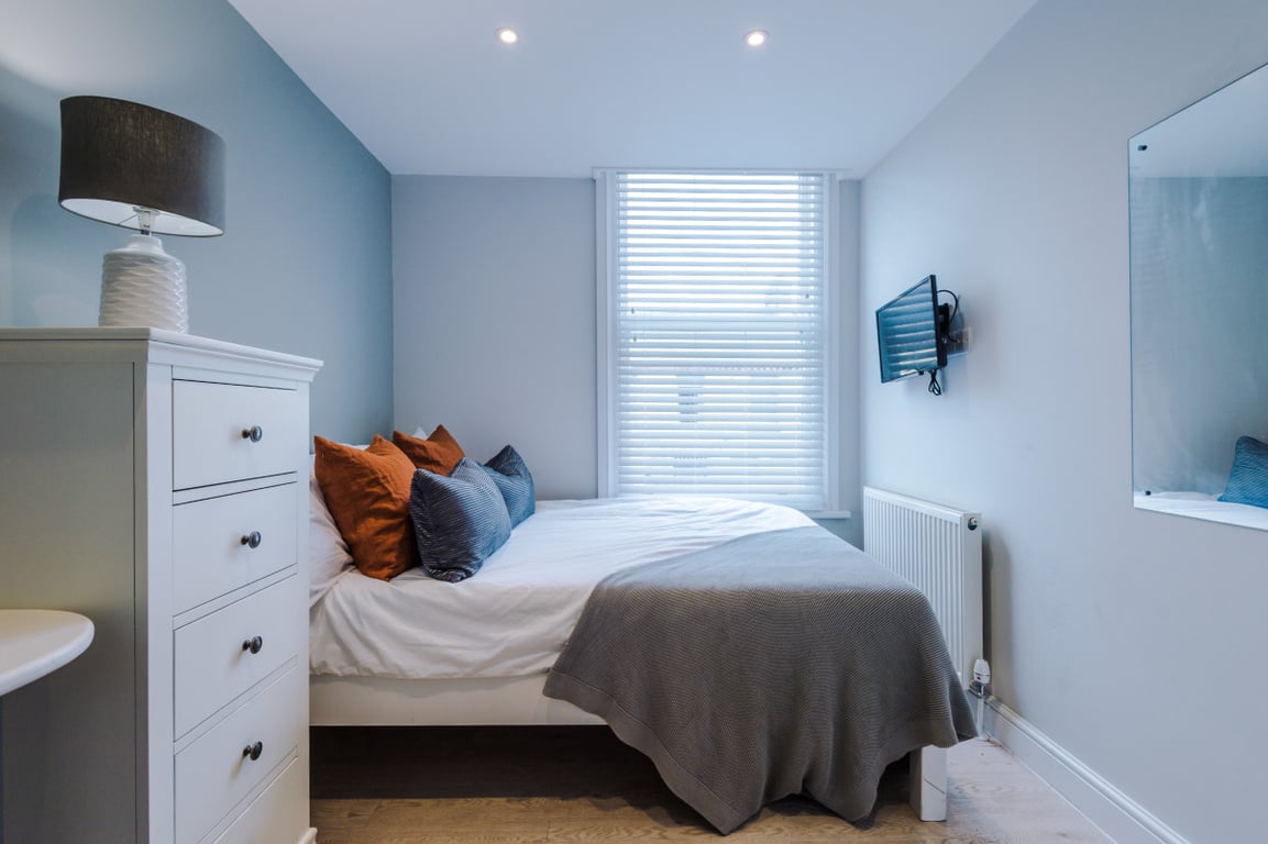 Flat 2, 27 Hawarden Avenue