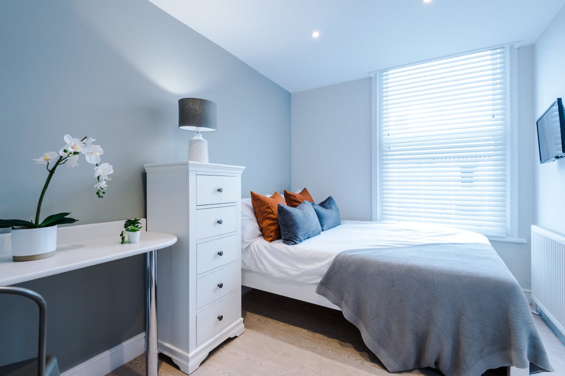 Flat 2, 27 Hawarden Avenue