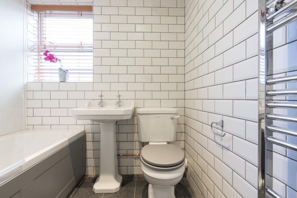 15a Larkdale Street