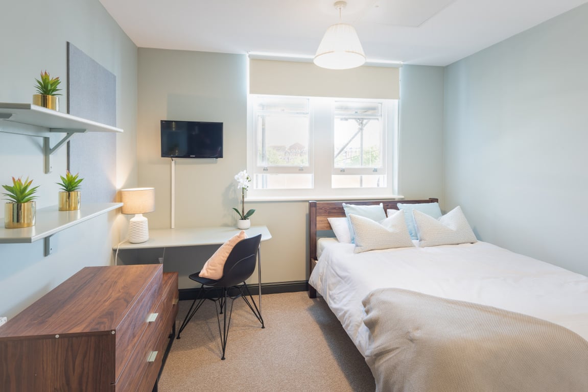 Flat L Bishop Blackall School