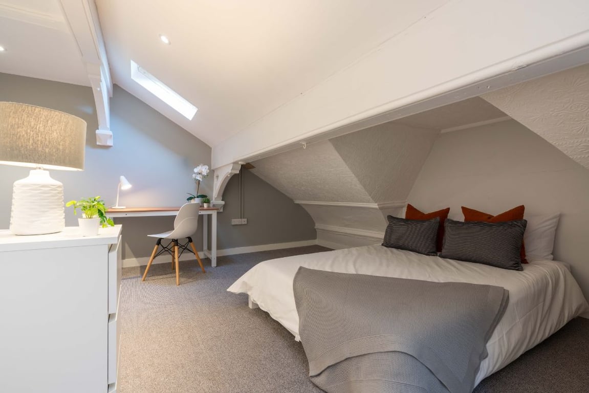 Flat E, 113 Portland Road
