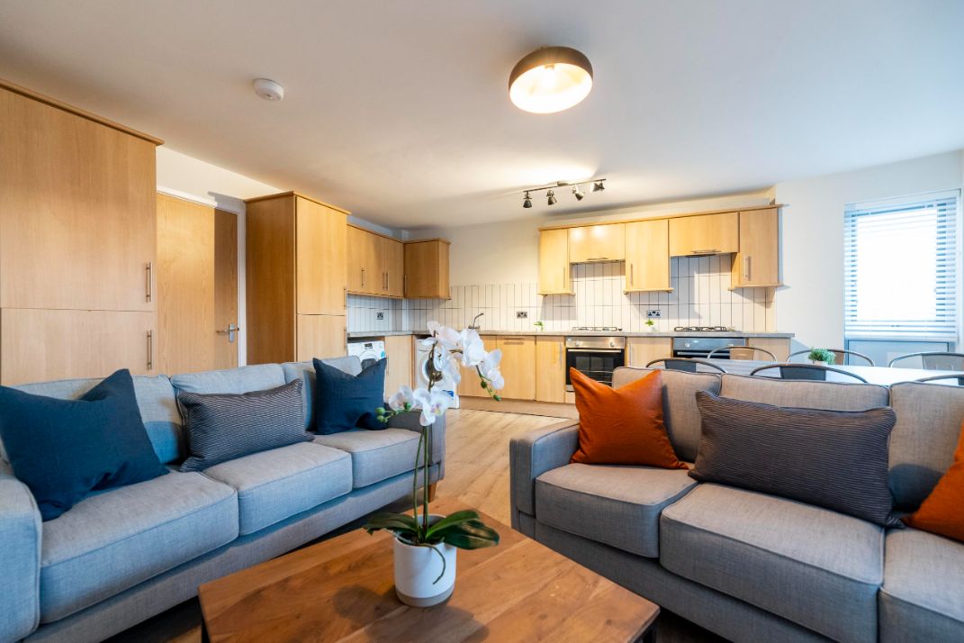 Flat 6 The Square, 1 Falconar Street