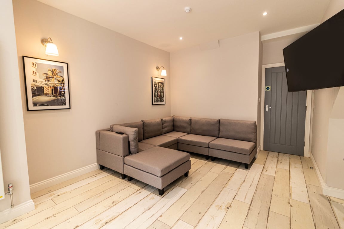 27 Langton Road