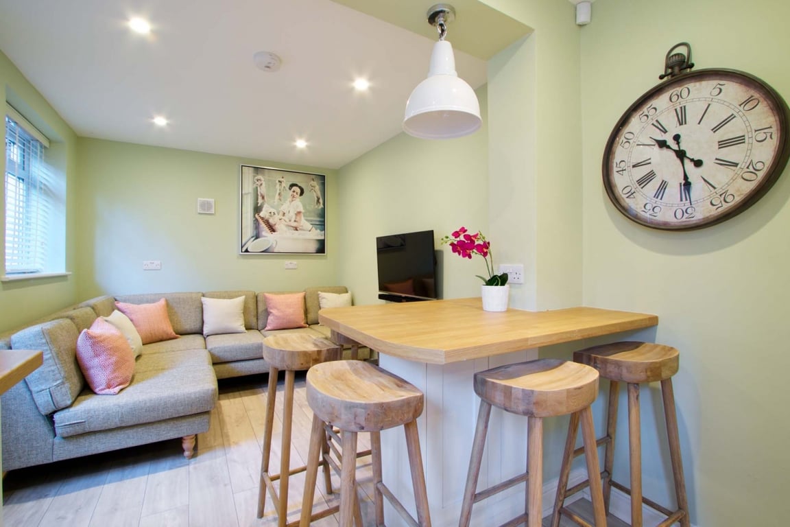30 Newstead Grove