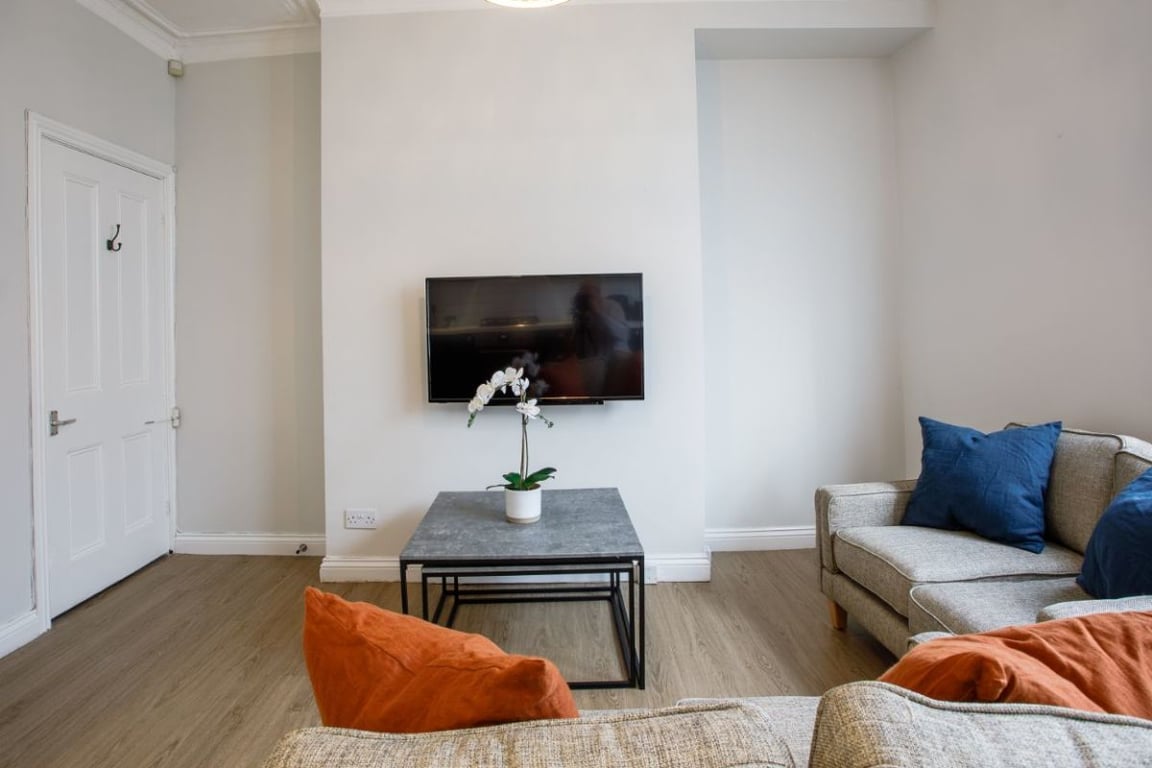 87 Helmsley Road