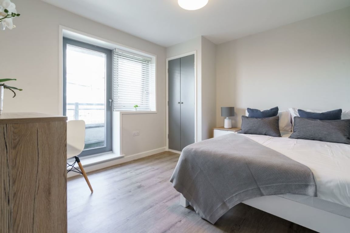 Flat 10 The Square, 1 Falconar Street