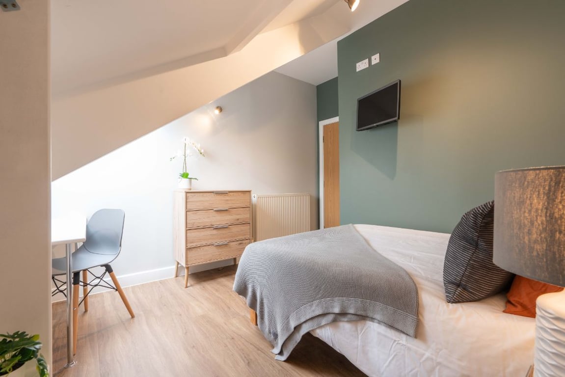 Flat 4 Shiners Yard, 123 Jesmond Road