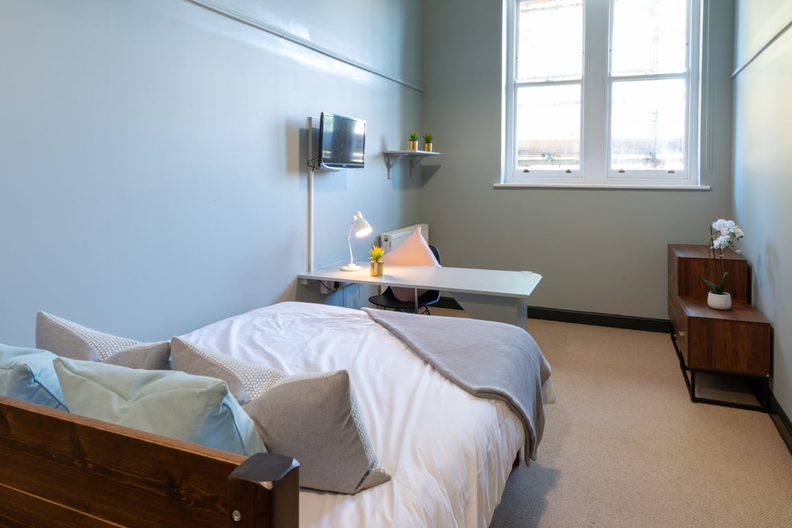 Flat A Bishop Blackall School