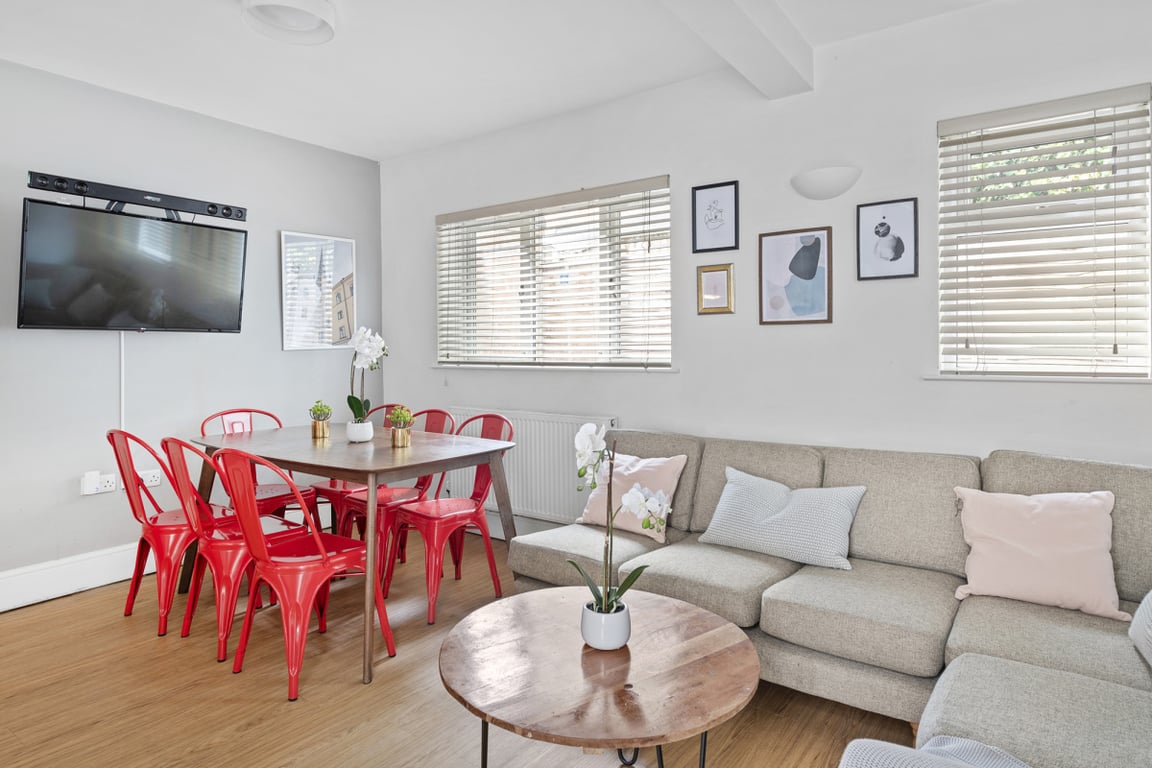 40 Derby Grove