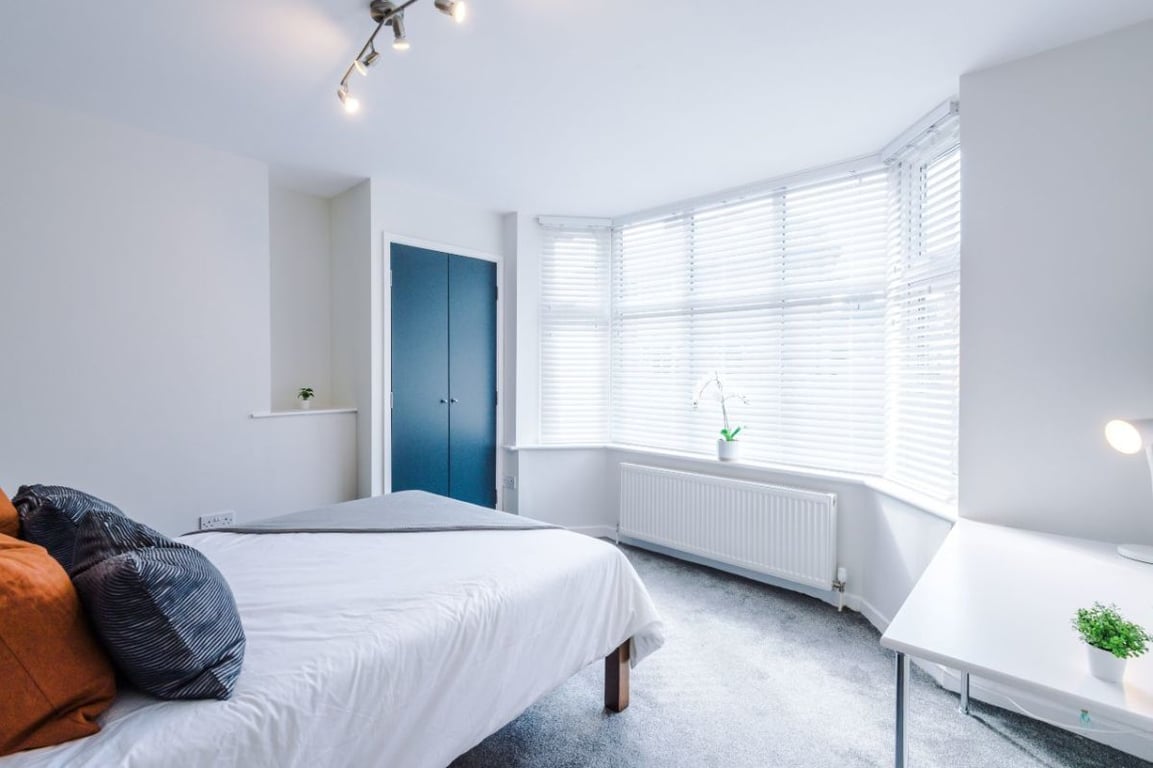 5 Selborne Gardens