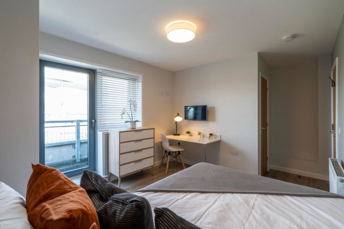 Flat 11 The Square, 1 Falconar Street