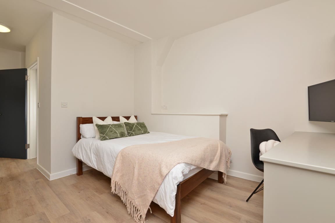 Flat 6, Isca Lofts