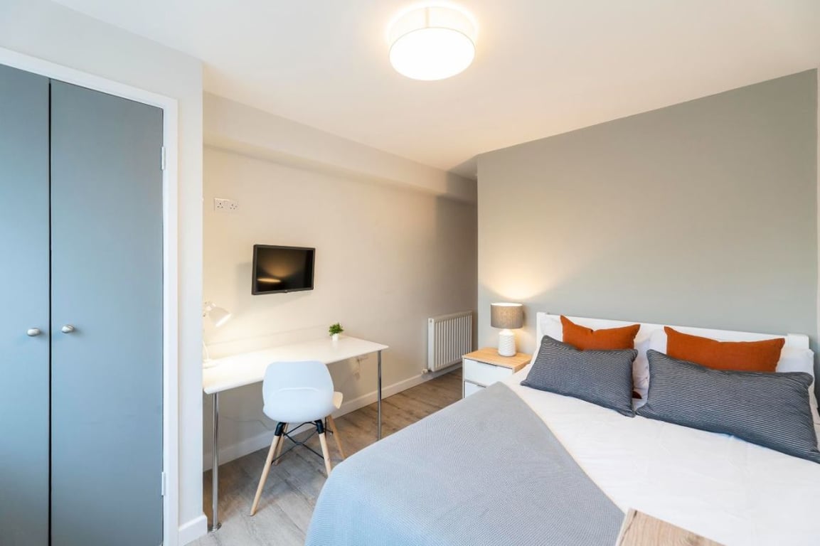 Flat 6 The Square, 1 Falconar Street