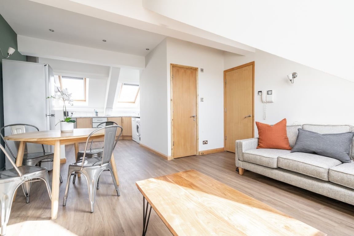 Flat 4 26 Eslington Terrace