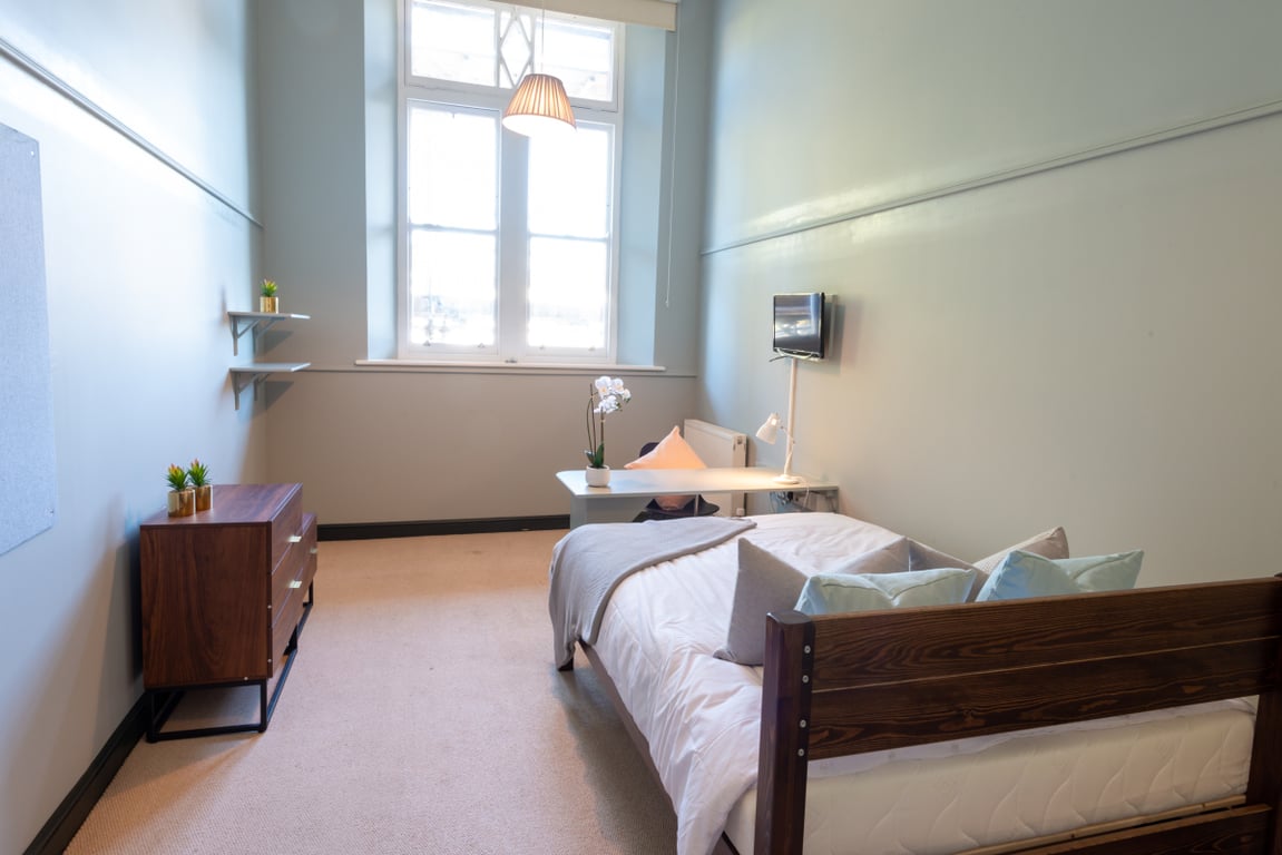 Flat A Bishop Blackall School
