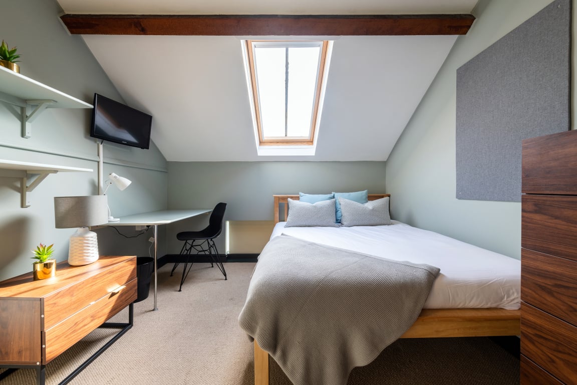 Flat N Bishop Blackall School