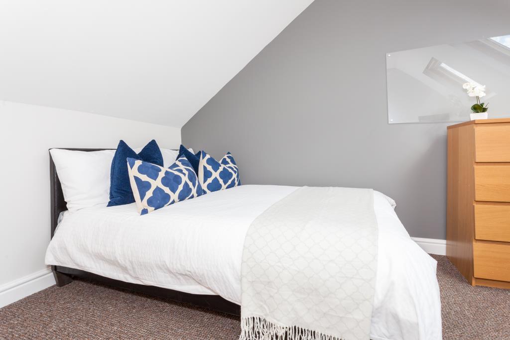 Flat 3, 28 Glynrhondda Street