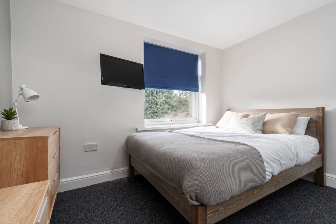 8 Holcombe Road