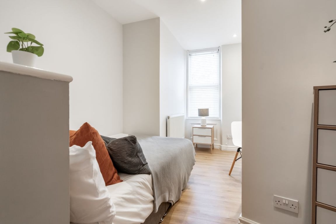 Flat 2, 269 Jesmond Road