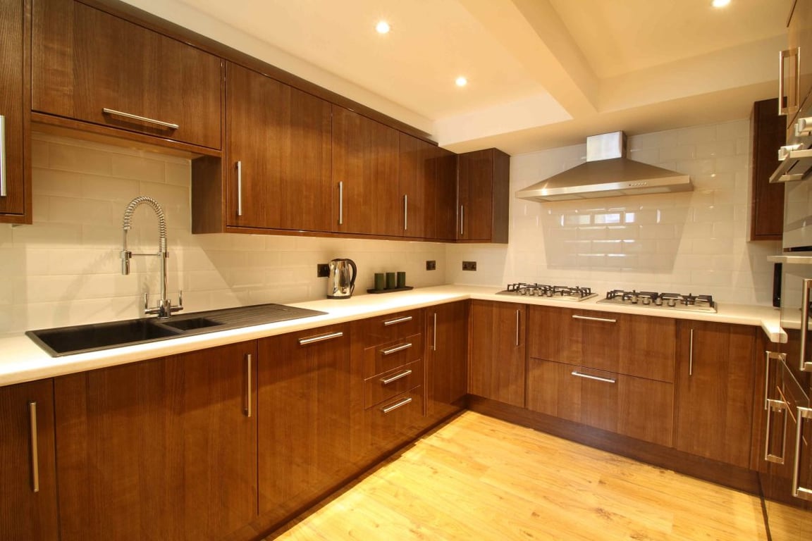 87 Lenton Boulevard