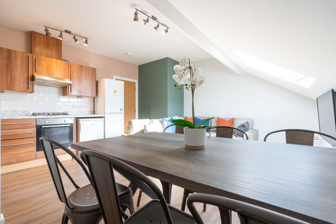 Flat 4 Shiners Yard, 123 Jesmond Road