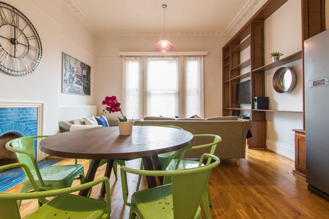 Flat 2, 7a Waverley Street
