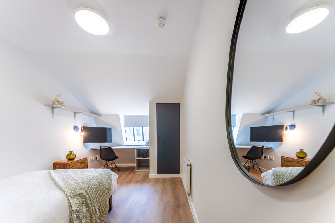 Flat 12, Isca Lofts