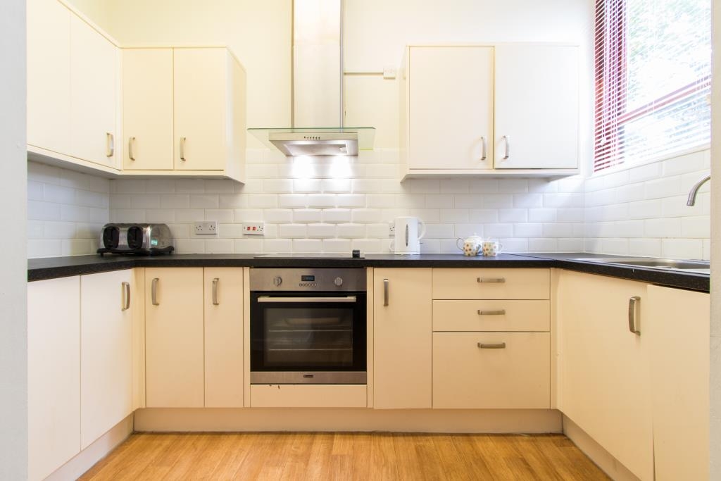 Flat 3, 17 Ladybarn Road